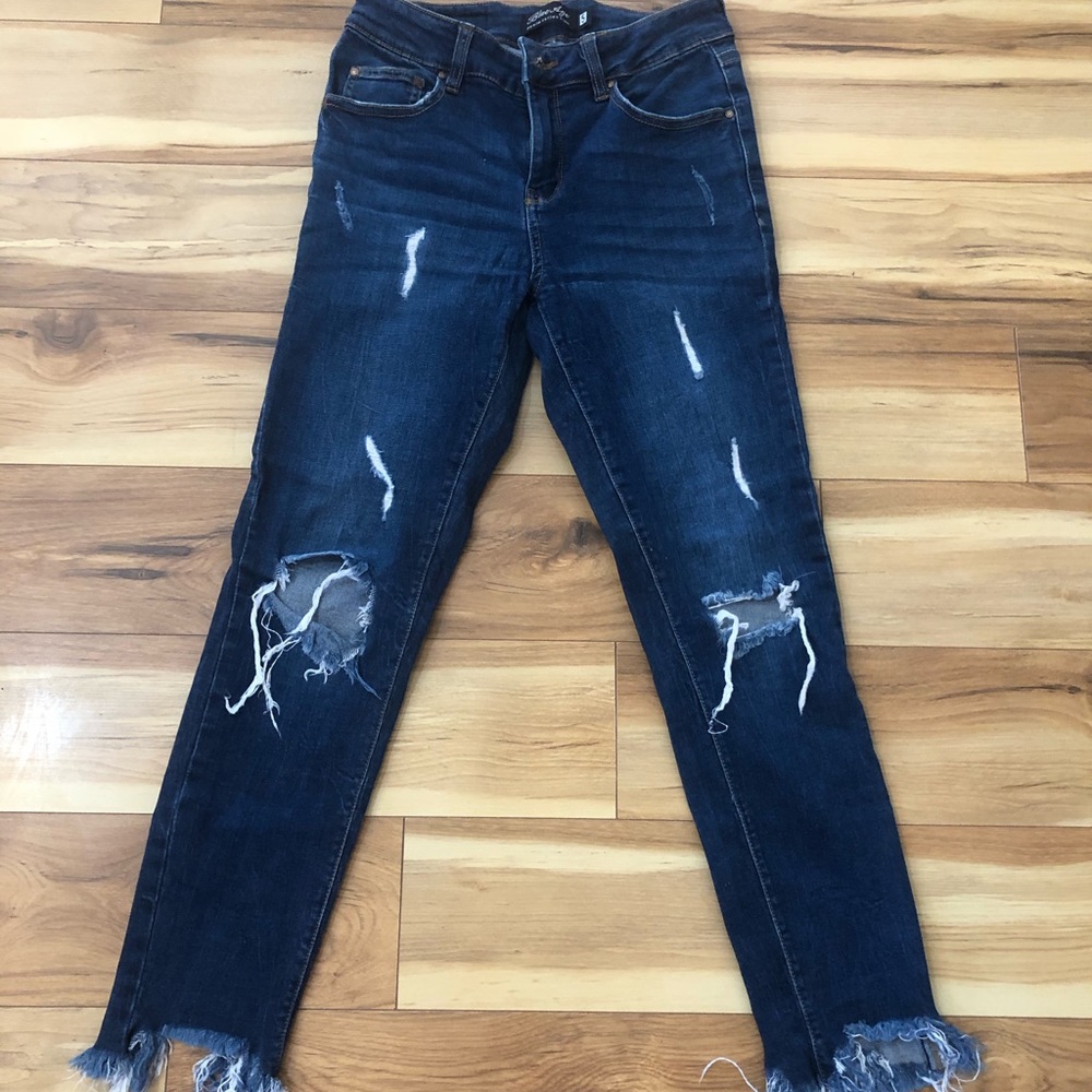 Distressed skinny’s